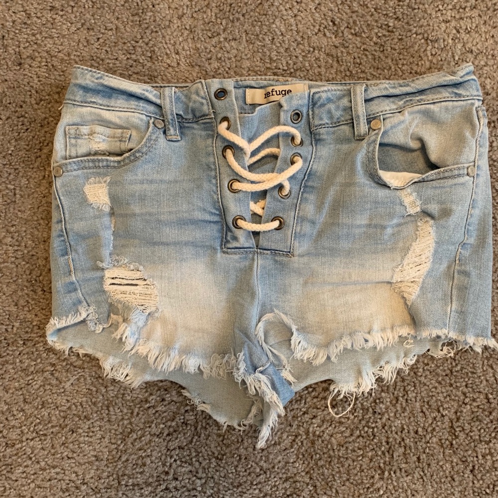 Super cute distressed jean shorts!